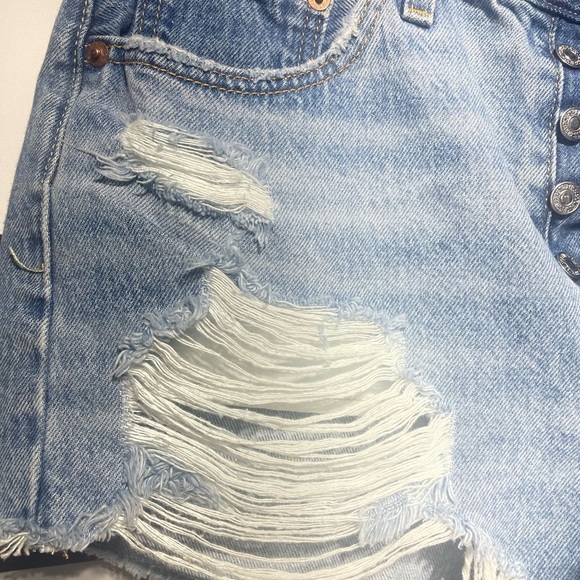 Levi's 501 Distressed Jean Shorts-NWT! - Picture 4 of 9